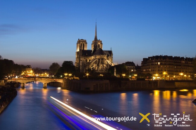 Paris Stimmung pur! Bootsfahrt auf der Seine am Abend
